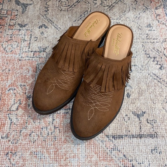 Unbridled Ariat slip on cowgirl boot heel. - Picture 1 of 6